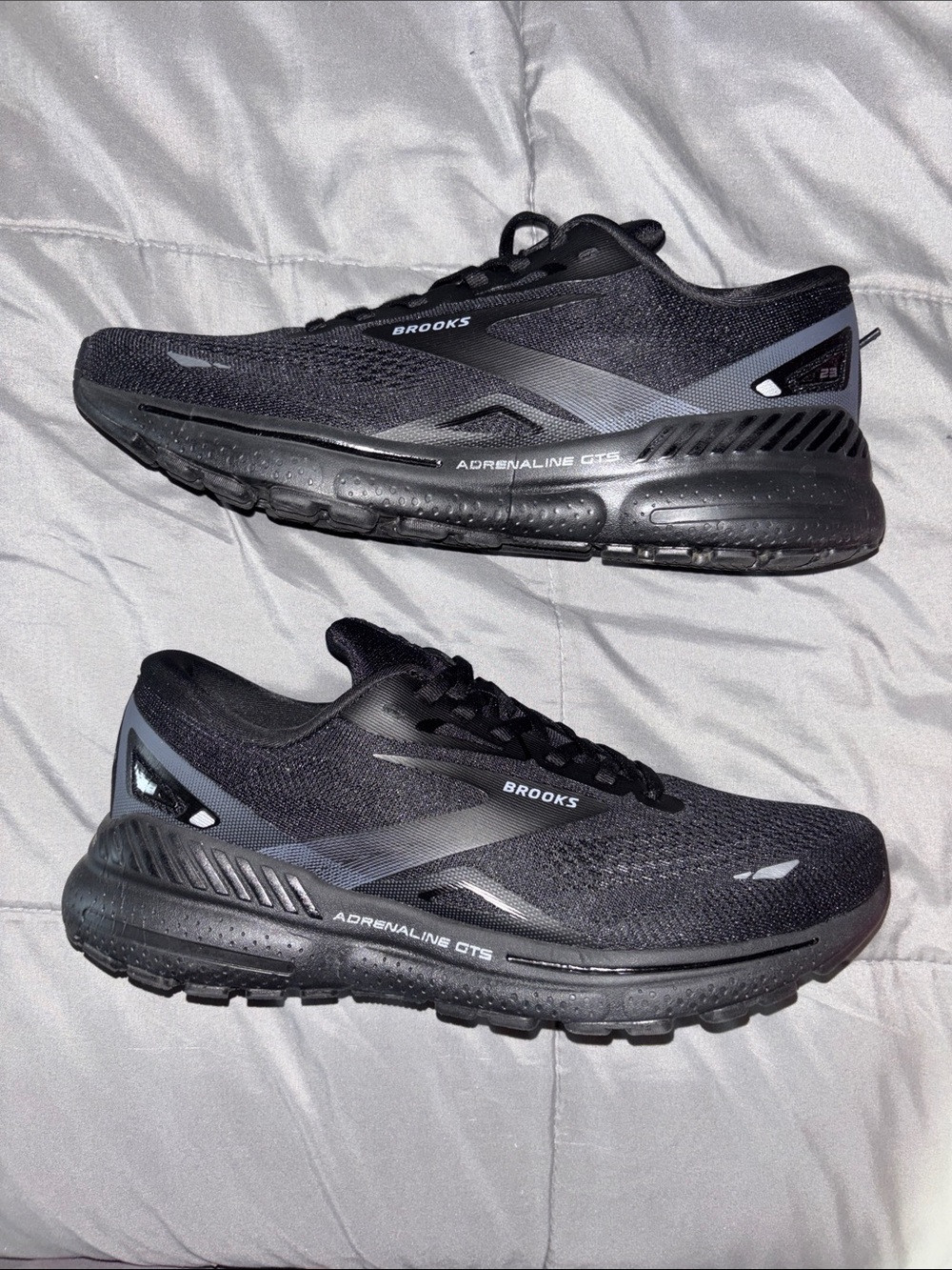 Brooks Adrenaline GTS Men's Running Shoes - Black with Gray Accents